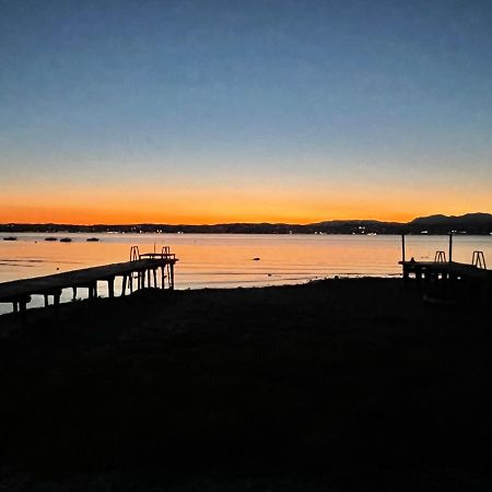 Sunset Apartment Sirmione Bagian luar foto