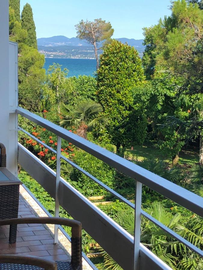 Sunset Apartment Sirmione Bagian luar foto