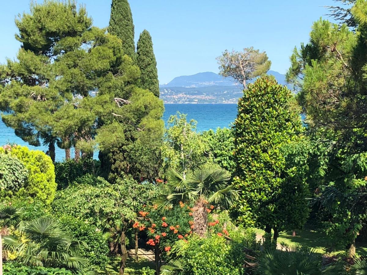 Sunset Apartment Sirmione Bagian luar foto