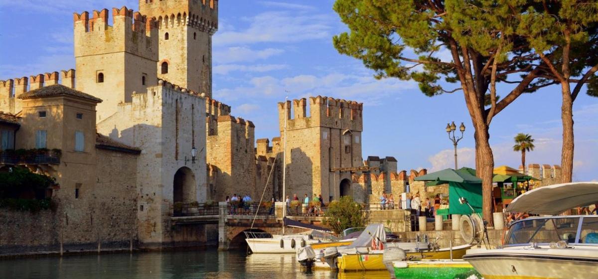 Sunset Apartment Sirmione Bagian luar foto