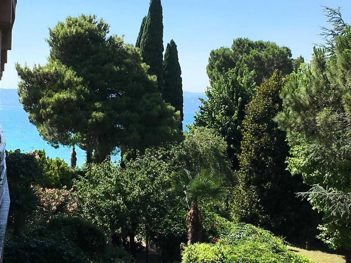 Sunset Apartment Sirmione Bagian luar foto