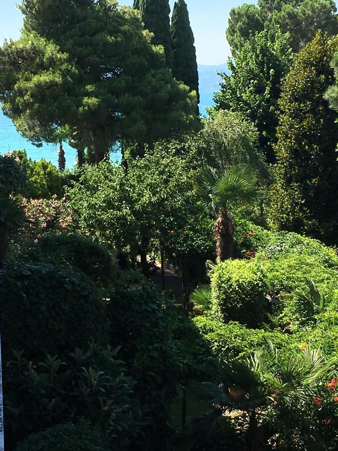 Sunset Apartment Sirmione Bagian luar foto