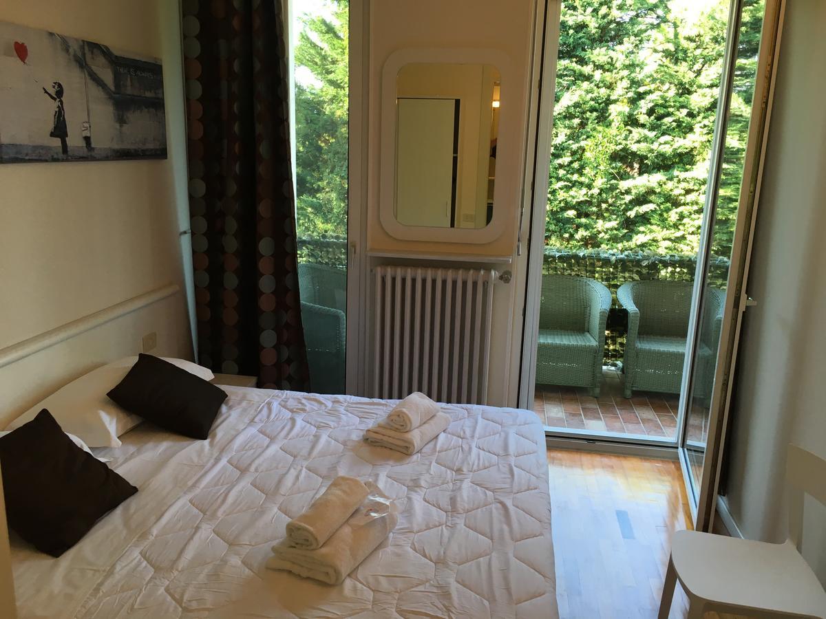 Sunset Apartment Sirmione Bagian luar foto