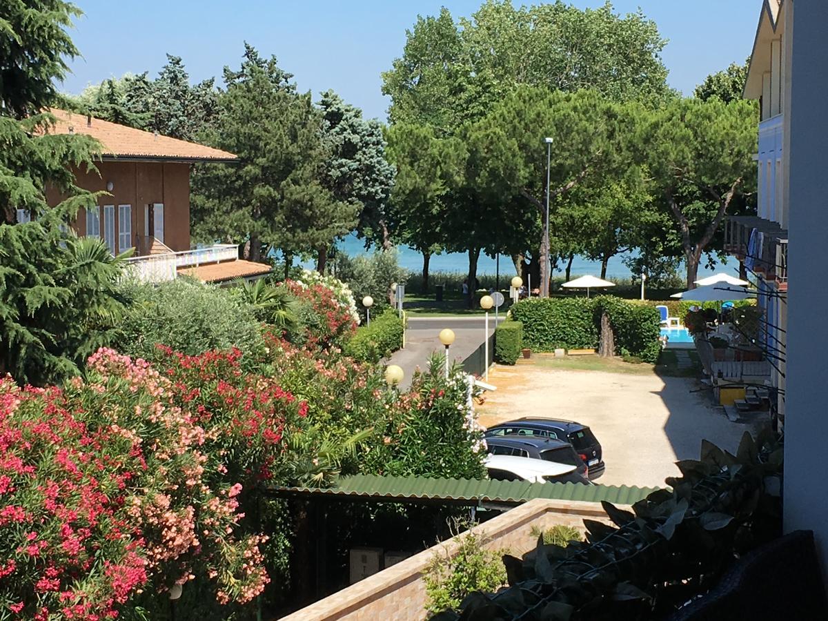 Sunset Apartment Sirmione Bagian luar foto