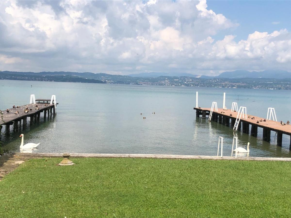 Sunset Apartment Sirmione Bagian luar foto