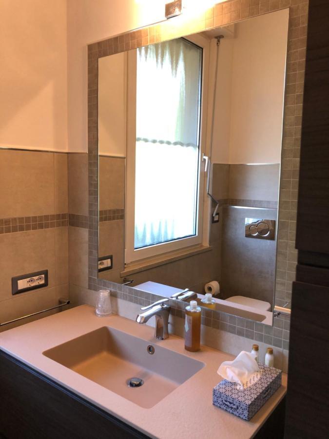 Sunset Apartment Sirmione Bagian luar foto