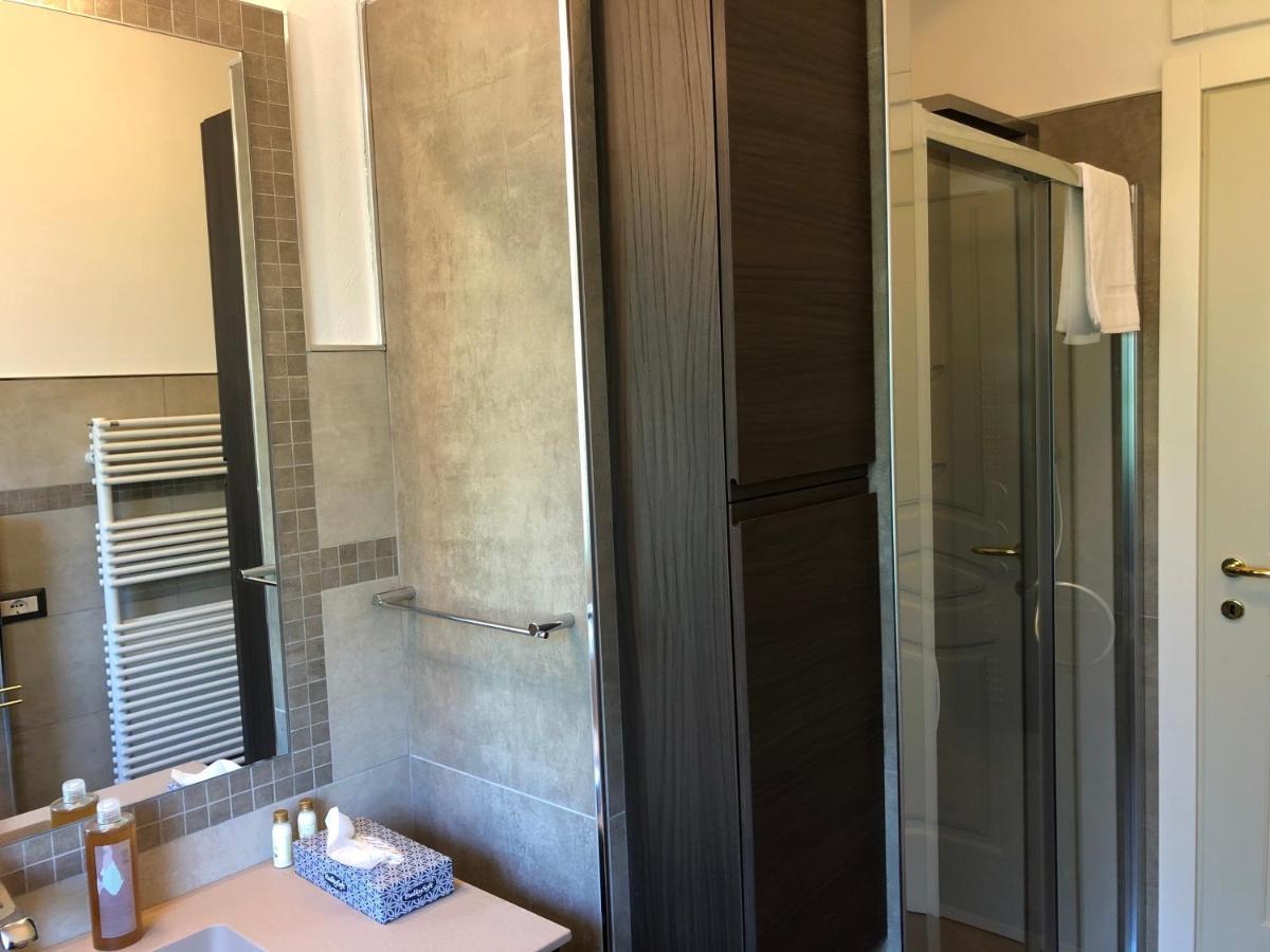 Sunset Apartment Sirmione Bagian luar foto